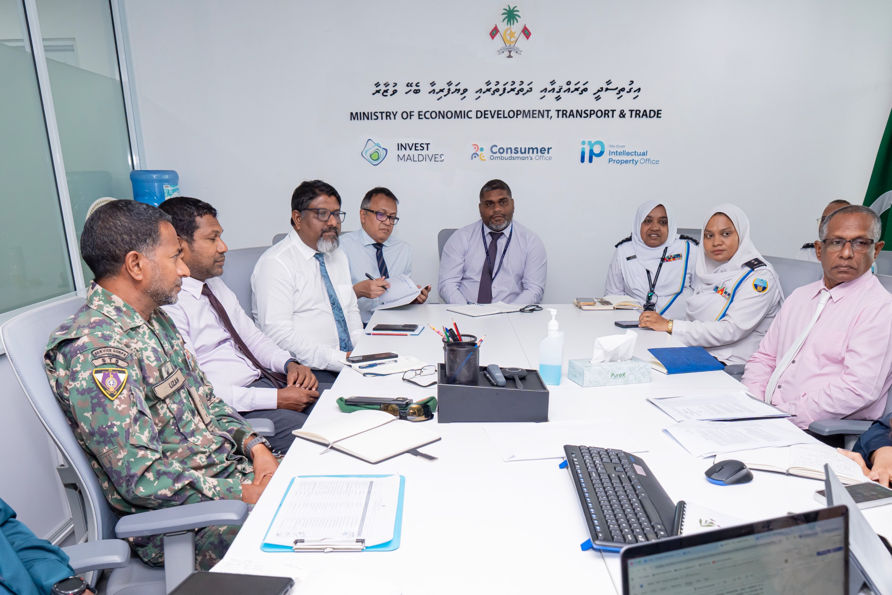އިންޑިއާ ރައްޖެ އެފްޓީއޭ ޓެކްނިކަލް ބެރިއާރ އާއިގުޅޭގޮތުން ސްޓޭކް ހޯލްޑަރުންނާ މަޝްވަރާކޮށްފި